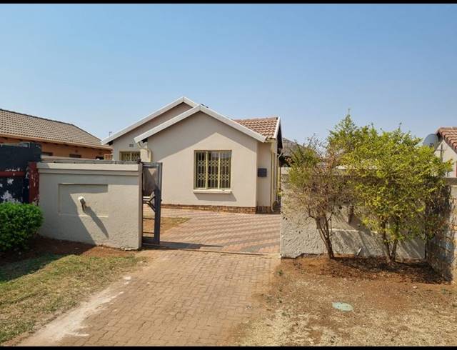 3 BEDROOM HOUSE FOR SALE IN ROODEKOP